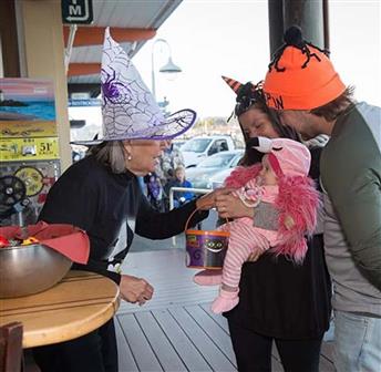 Santa Cruz Wharf: Trick or Treating 
